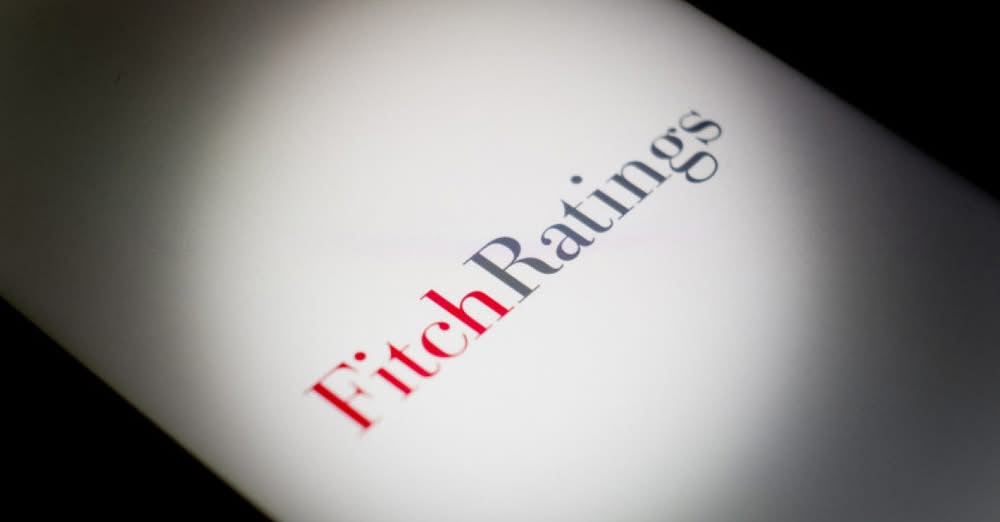 Fitch: România, pe ultimul loc, dar la limită. Ratingul e „BBB-„