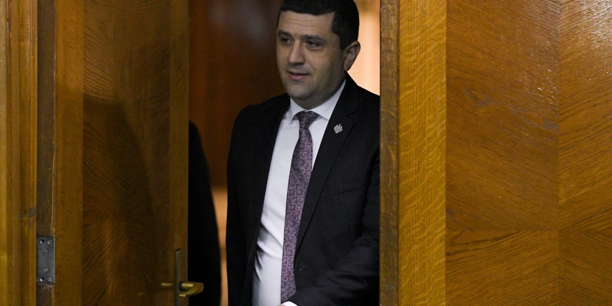 Premierul-stâlp, miniștri-veci: Noua formulă Miruță PSD-coaliție