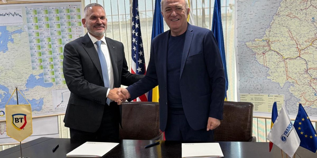 Foto: Ömer Tetik (stânga), director general, Banca Transilvania, şi Ion Sterian, CEO, Transgaz