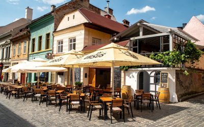 Prețuri șoc la Bran și Brașov: Ciorba, cartofii și friptura te lasă fără bani