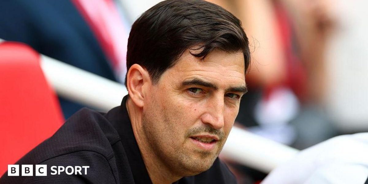 Liverpool manager Andoni Iraola
