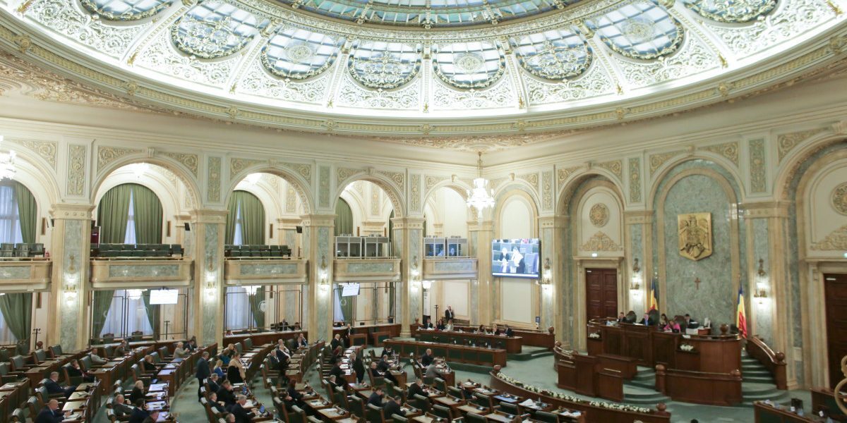 Legea Integrității, adoptată. Fritz, pierdut. Averea aleșilor, sub lupă