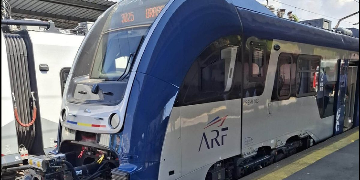 Trenul PESA a intrat în cursă. Miruță: „Erau blocate între buruieni”