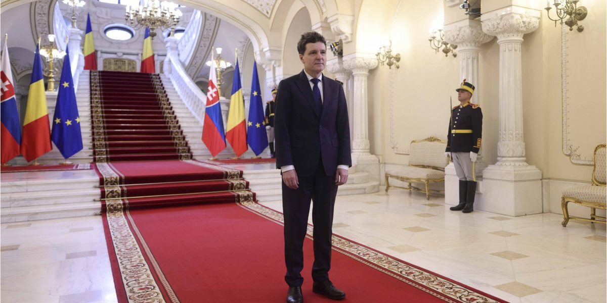 Nicușor Dan, miza 770 mil. €: Zi decisivă pentru salarii la partide