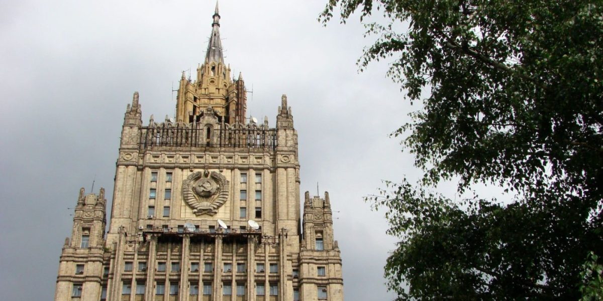 Rusia expulzează diplomat român