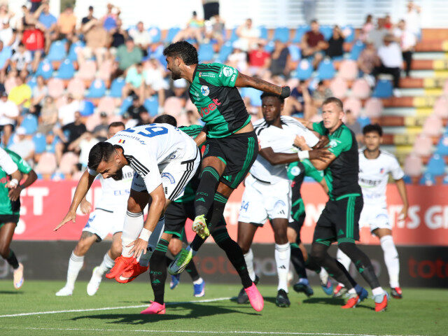 Botoșani, Corvinul 0-0: Remiză albă, oaspeții cu roșu