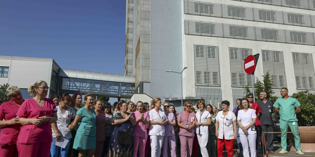 Sănătatea, salarii noi: Sindicatele dau lovitura în Guvern
