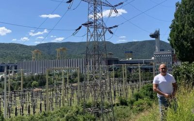 România: Lumină ieftină exportată, întuneric scump importat