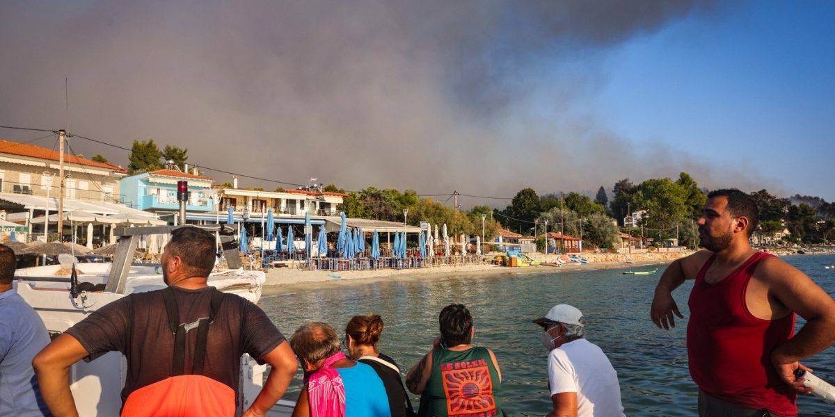 Incendiu în Halkidiki: Atenție, români! Mesaj de la Consulatul din Salonic
