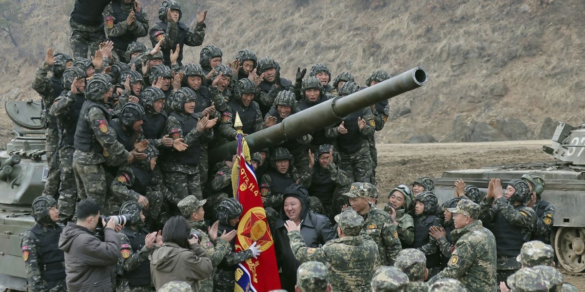 Zelenski anunță o desfășurare masivă de militari nord-coreeni în Rusia. Noua estimare o depășește pe cea din iulie