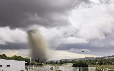 Tornadă în Franța: 41 răniți, 300 case distruse