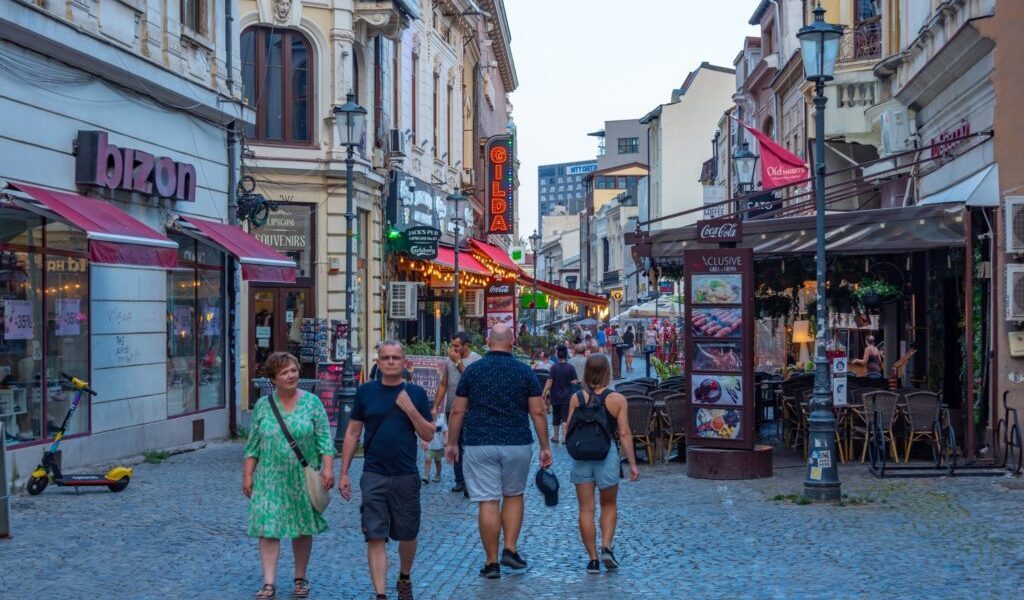 Românii fug de vacanțele acasă: De ce?