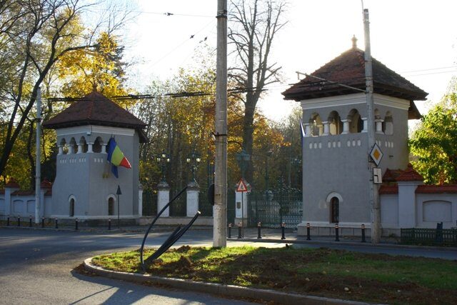 Nicuşor Dan, discuţii cheie cu partidele despre salarizare