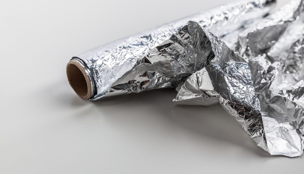 Folia de aluminiu: Unde o ții corect și ce greșeală faci