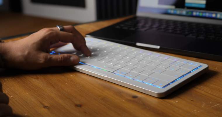 CLVX S: Tastatura ce nu trebuia să apară