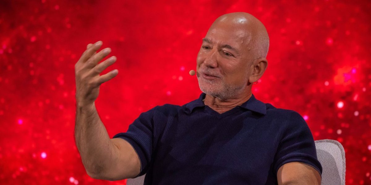 Bezos intră în acționariat la Liverpool