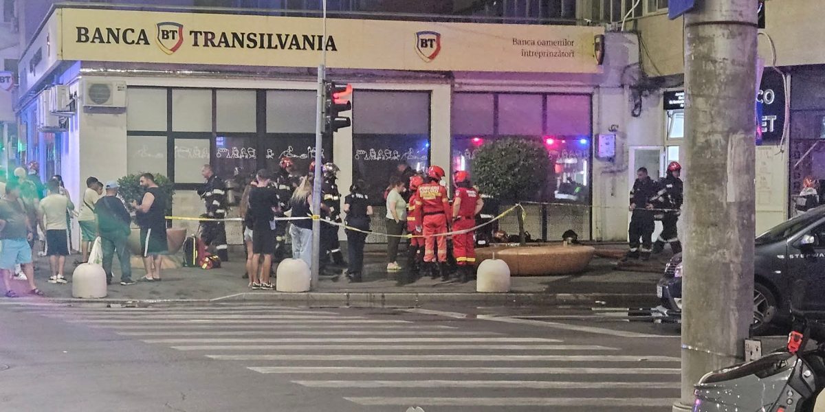 Incendiu în blocul din București: 20 de locatari, evacuați Rapid