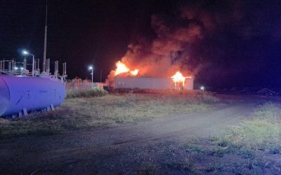 Incendiu major la Stâlpu: Flăcări la hala de baterii electrice din Buzău