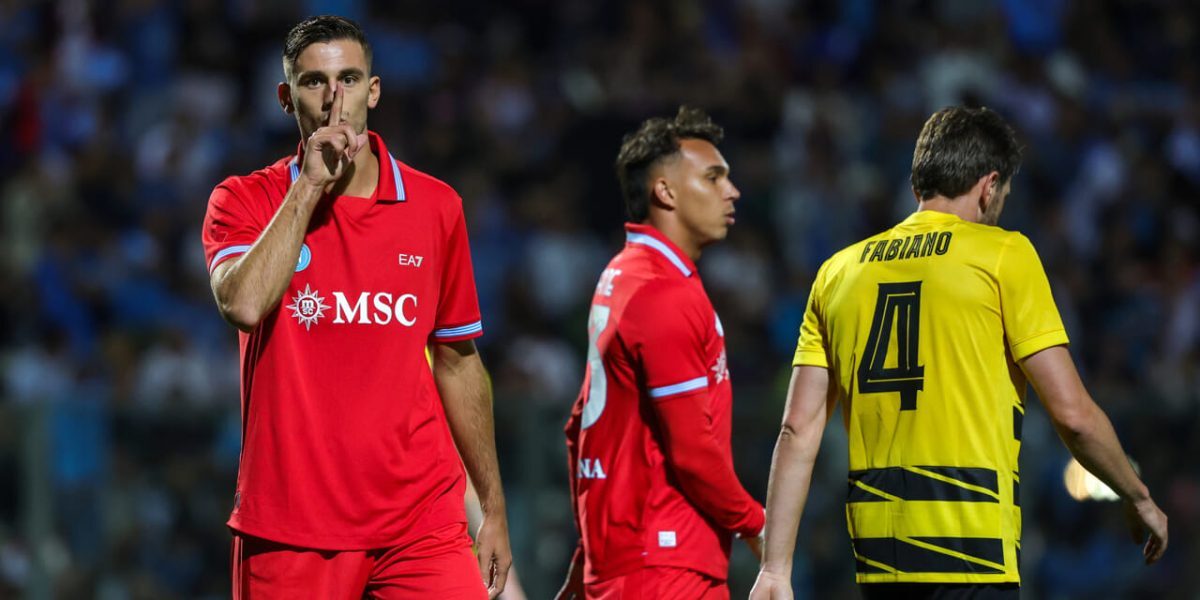 Napoli umilește Aris Salonicco: 6-2, un recital de goluri