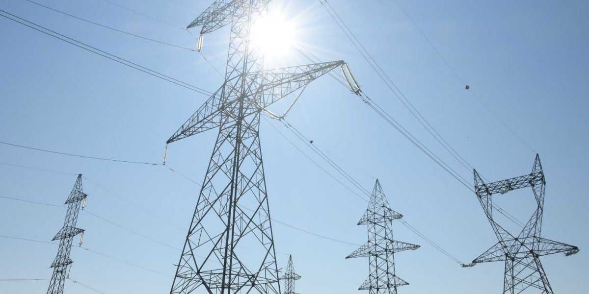 Preț energie electrică negativ în România, chiar acum
