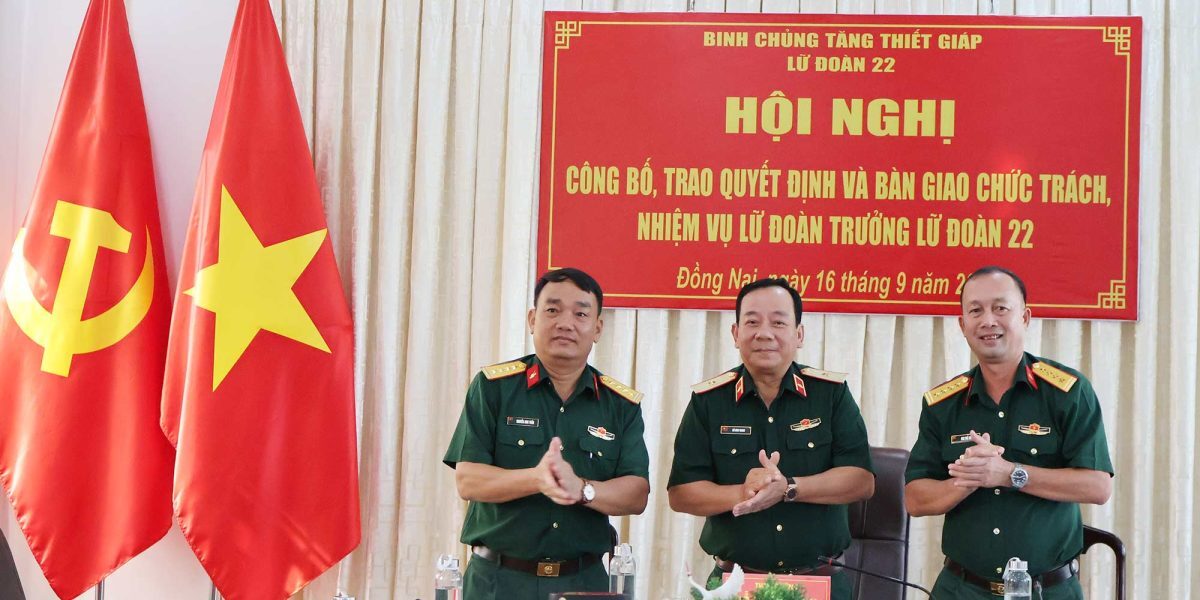 Colonelul Mai Thế Cường preia comanda Brigăzii 22