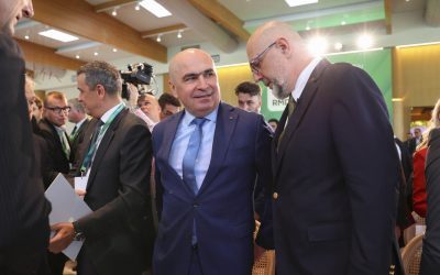 Parlament: Proiecte uitate ies la iveală când convine
