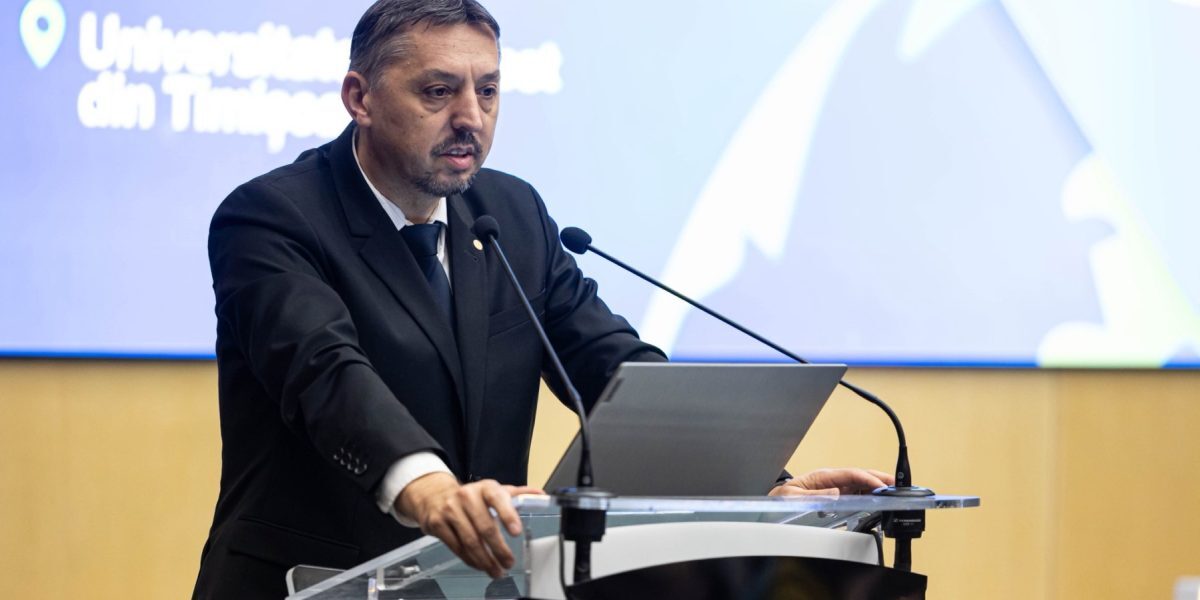 Educația: Cerem PISA fără a adapta materia