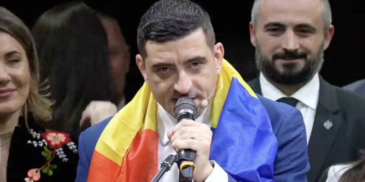 Amendă de 10.000 lei pentru șefii ce sfidează steagul României
