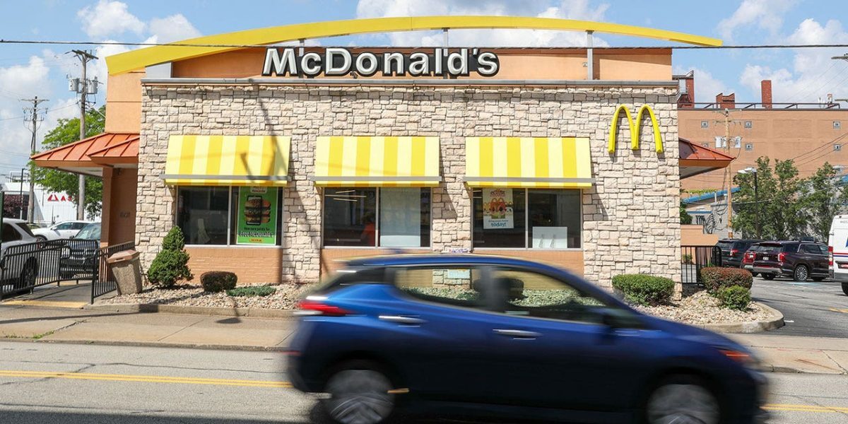 These major chains are serving up National Cheeseburger Day deals