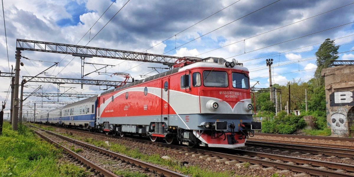Incendii BLOCATE trenuri: Circulație reluată la Buftea și Drăgănești Olt