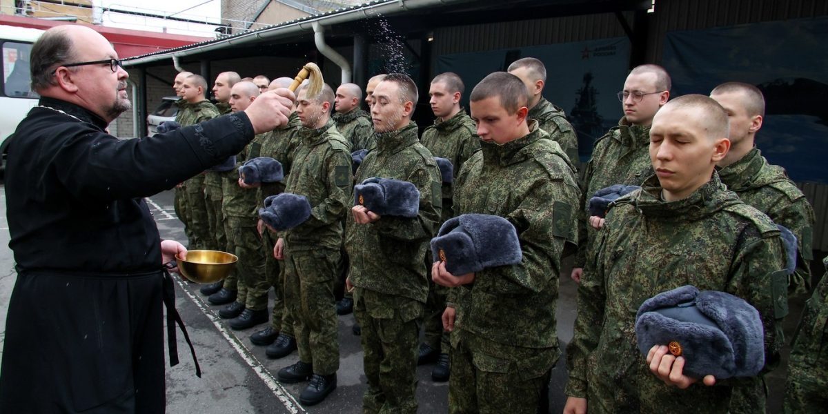 O mobilizare „la toate nivelurile”: de ce vrea Rusia să recruteze persoane inapte pentru serviciul militar