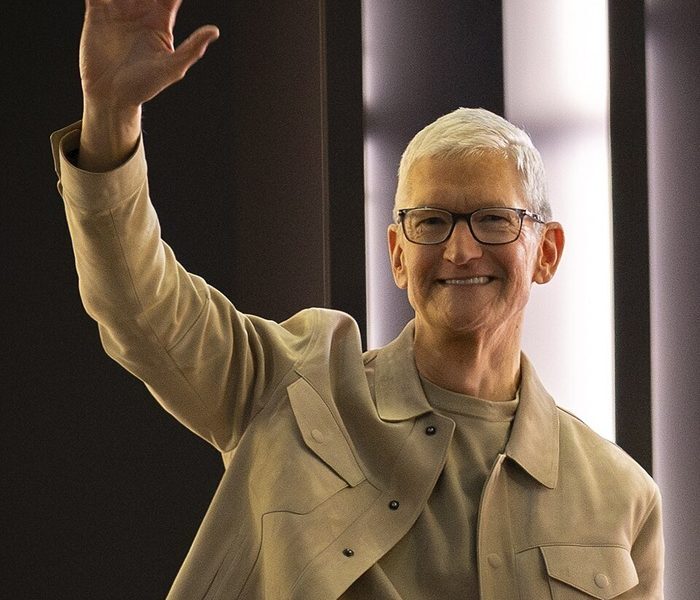 Apple, sfânta schimbare: Cook pleacă după 15 ani de AUR