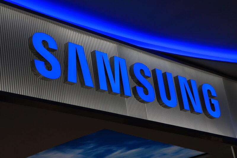 Samsung contraatacă Rapid după lansarea iPhone Duo