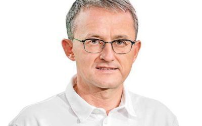 PUTEREA coruptă exploatează țara, nu doar că nu se ocupă