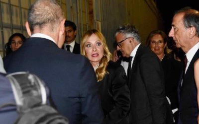 Meloni, lux și scandal la Milano. Renzi o atacă dur