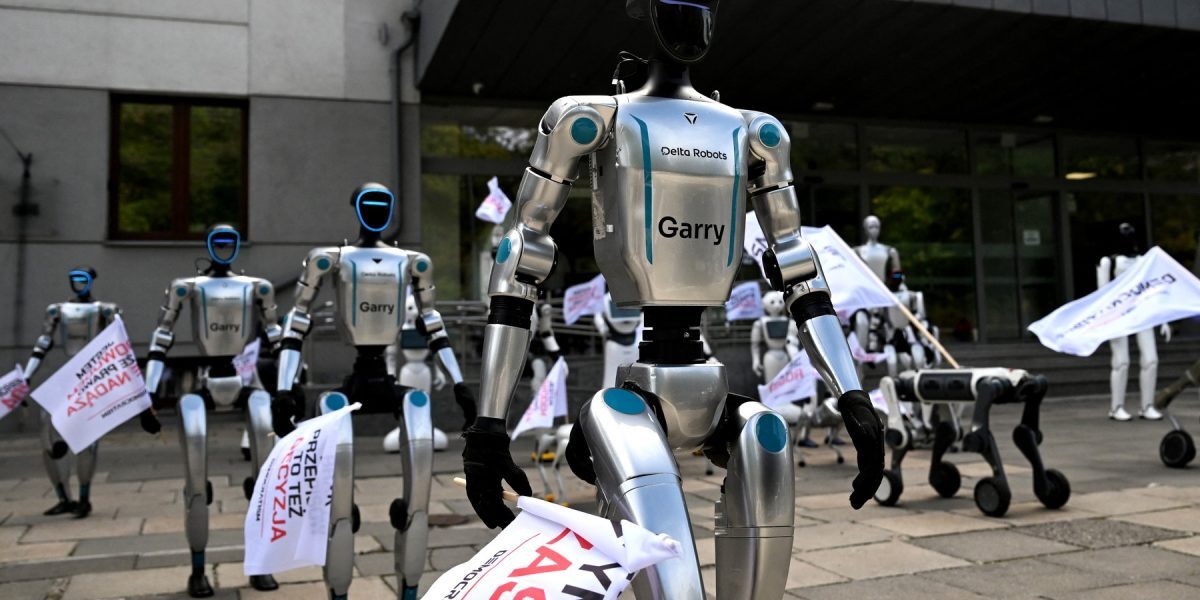 Roboți în grevă în Polonia contra AI, revolta crește