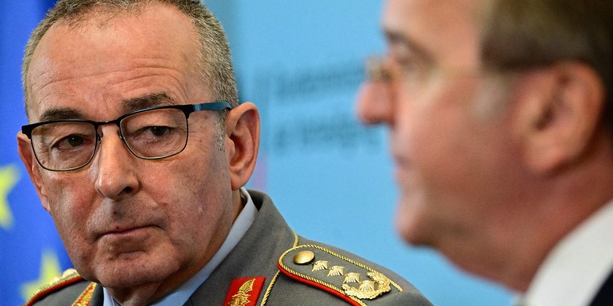 Generalul Breuer, șef militar NATO: România privește cu interes