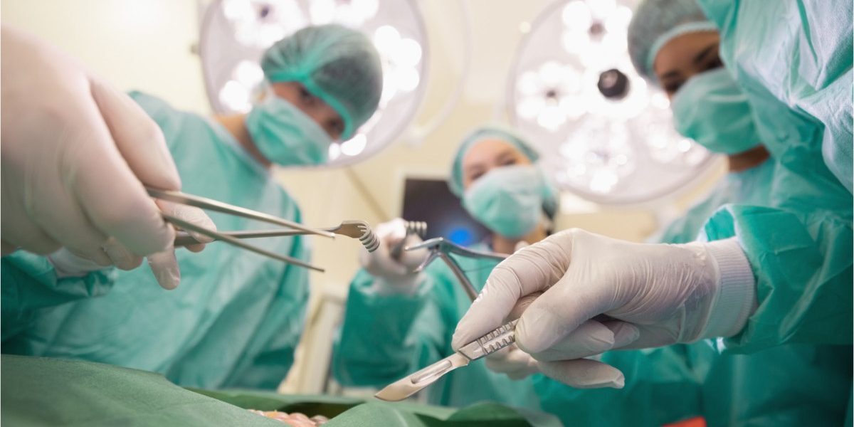 Chirurg CRÂNCEN: Medic, condamnat! Familii, despăgubiri masive