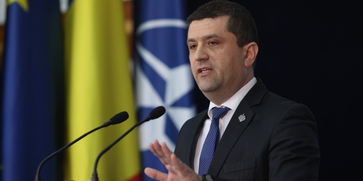 Miruță: Incertitudine mare, dar sperăm la lumină, nu la întuneric