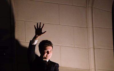 Trump, surprins într-o fotografie controversată