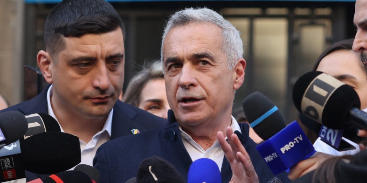 Simion, nebunul care îl susține pe Georgescu