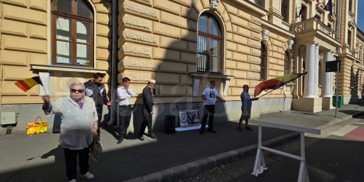 Un protest pentru Călin Georgescu s-a transformat în petrecere cu manele şi dedicaţii "pentru doamna Cristela"