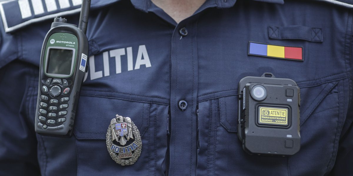 Polițist prins în flagrant, cercetat pentru corupție și înșelăciune