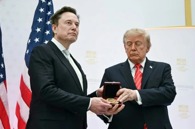 Trump îl laudă pe Musk: „Comoară națională” științifică