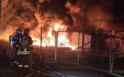 Incendiu masiv la groapa de gunoi, RO-Alert pentru locuitori